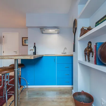 Lapa House - Historic Elegance Meets Modern Comfort Апартаменти Лісабон
